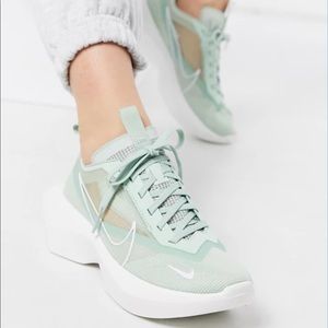 Brand New Nike Vista Lite